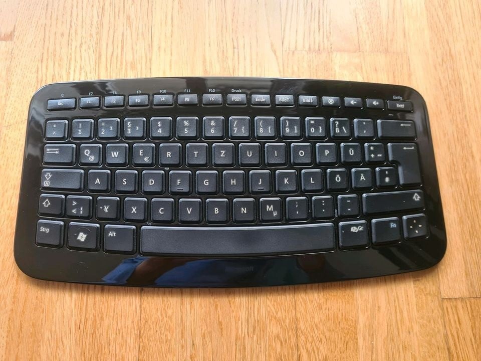 Doha Electronics Microsoft Arc wireless Keyboard-18998746|Mzad Qatar